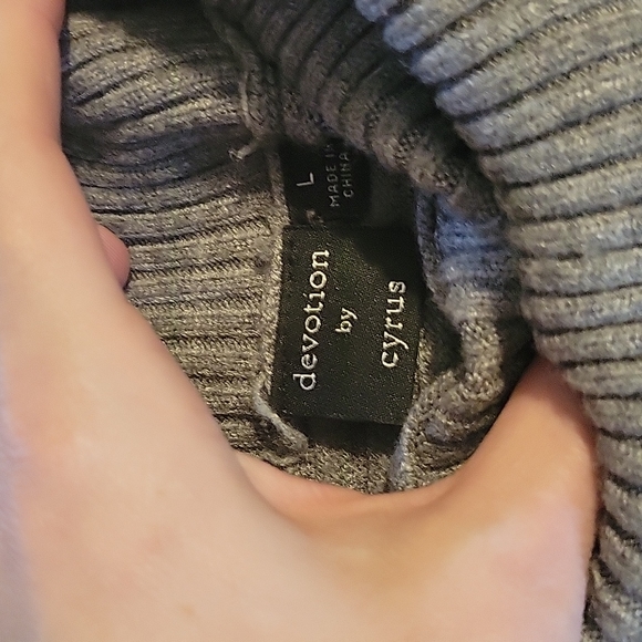Devotion by Cyrus Turtle Neck Sweater - Picture 2 of 3